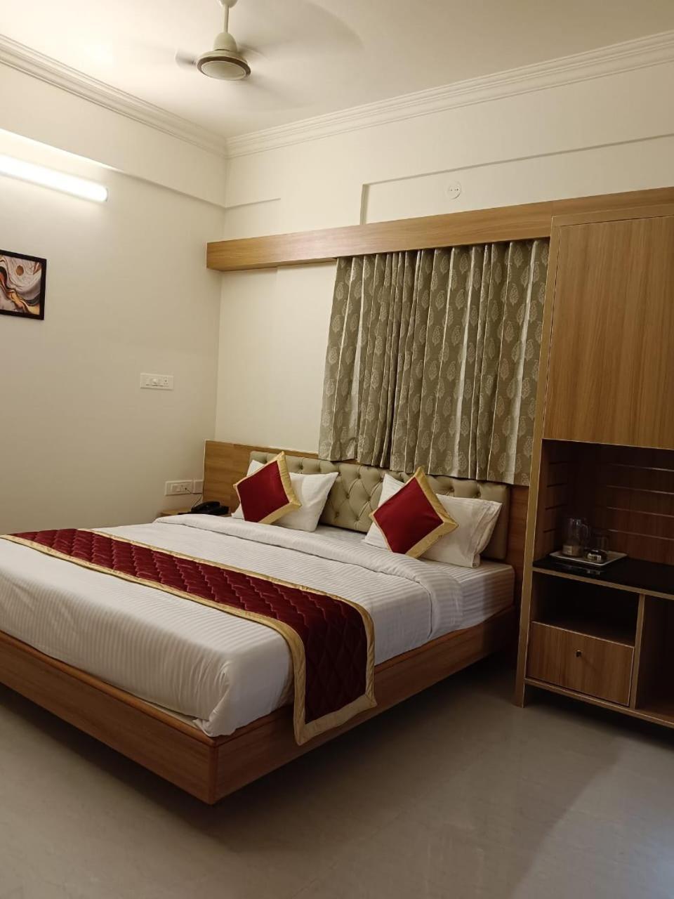 Krishna Inn Bangalore Dış mekan fotoğraf